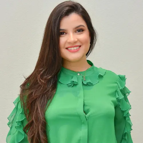 Dra Amanda Silva de Oliveira Sobrinho